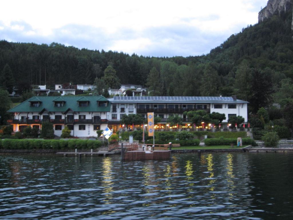 Seegasthof Hois'N Wirt - Hotel Mit Wellnessbereich Gmunden Kültér fotó